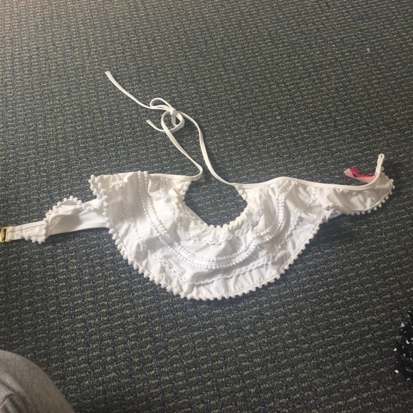 Victoria’s Secret bathing suit top, size small